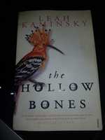Livro The Hollow Bones de Leah Kaminsky em Inglês