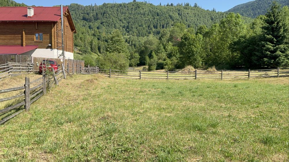 Продається 10 сотих у горах в курортному селі