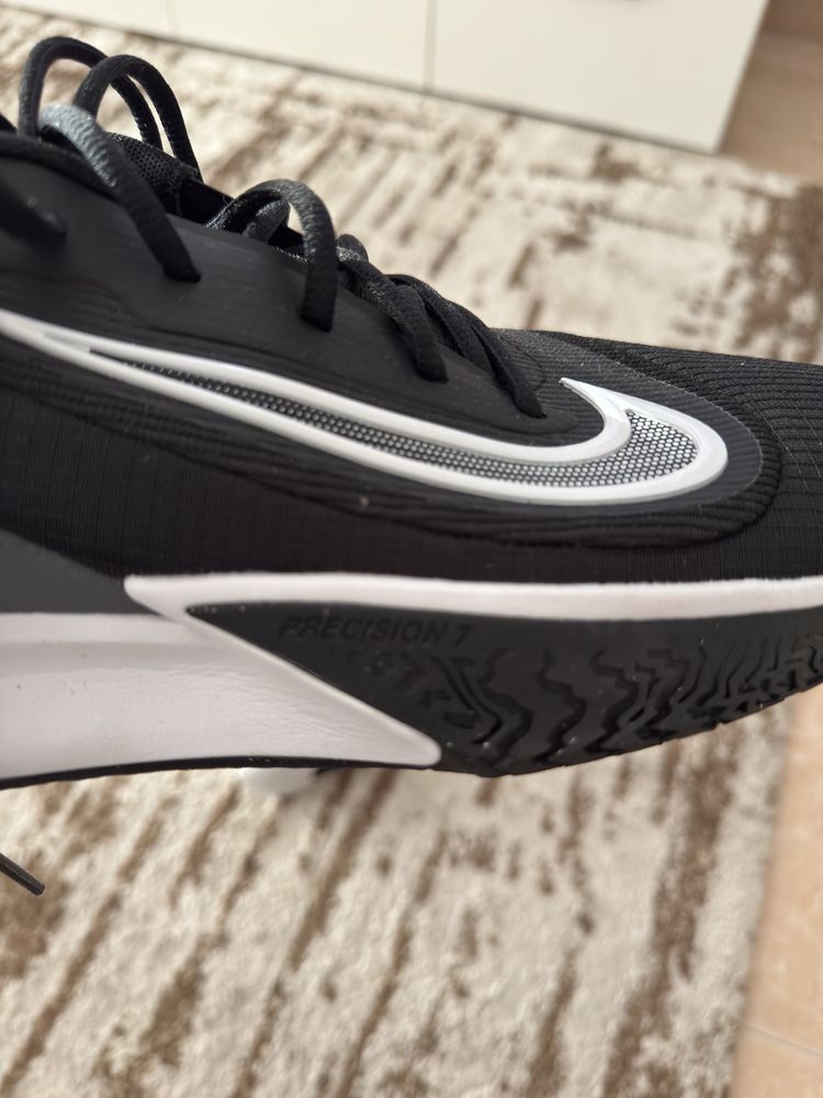 Vendo tenis praticamente novos nike  precision 7