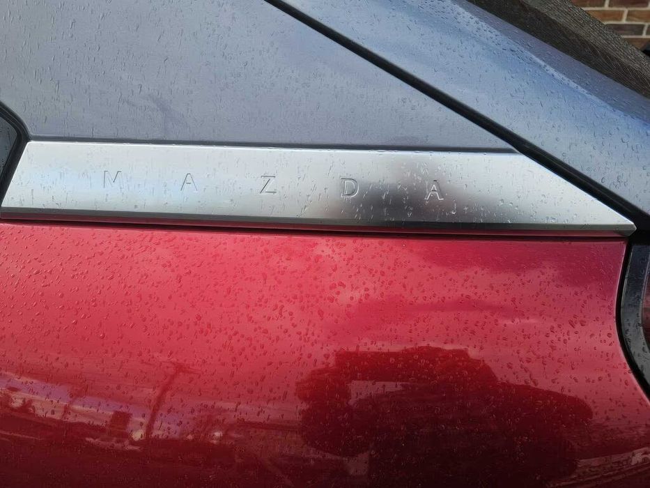 Mazda MX-30 Premium Plus      2022