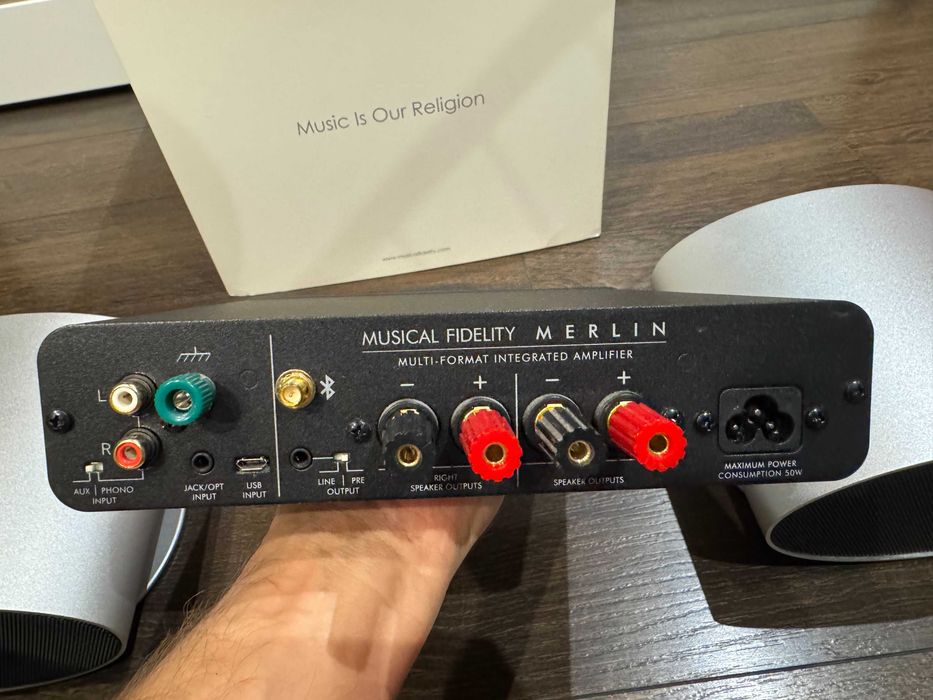 Musical Fidelity Merlin - audiofilski zestaw wzmacniacz plus głośniki