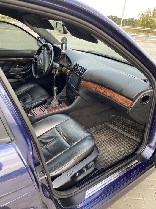Продам BMW e39 2.5 M52B25