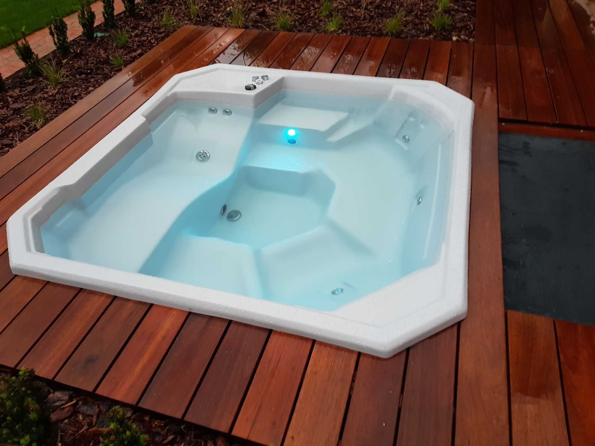 Gorąca beczka, jacuzzi balia ogrodowa domekisauna.pl