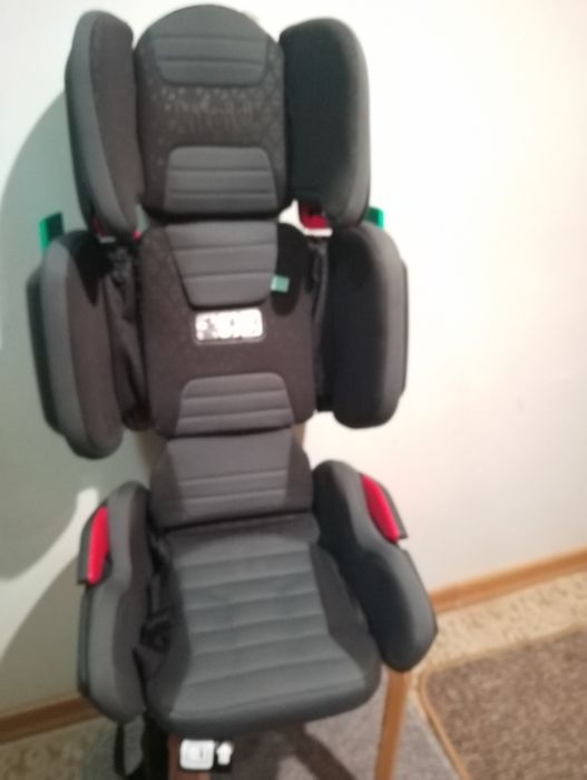 Дитяче крісло трансформер складне в авто та  таксі