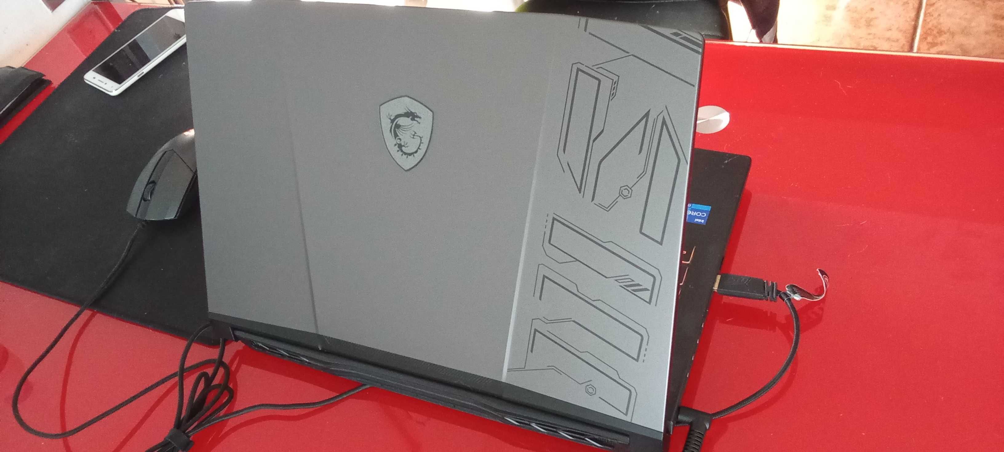 Portátil MSI Pulse 15 B13VFK Como novo