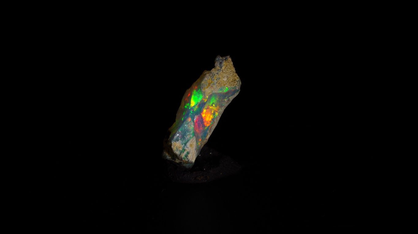 Opal Szlachetny | Bardzo Mocno Opalizujący | 0.6 gr | Minerał Naturaln