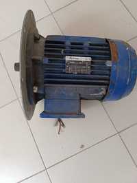 Motor de flange com 7,5 cv-3000 R.P.M.