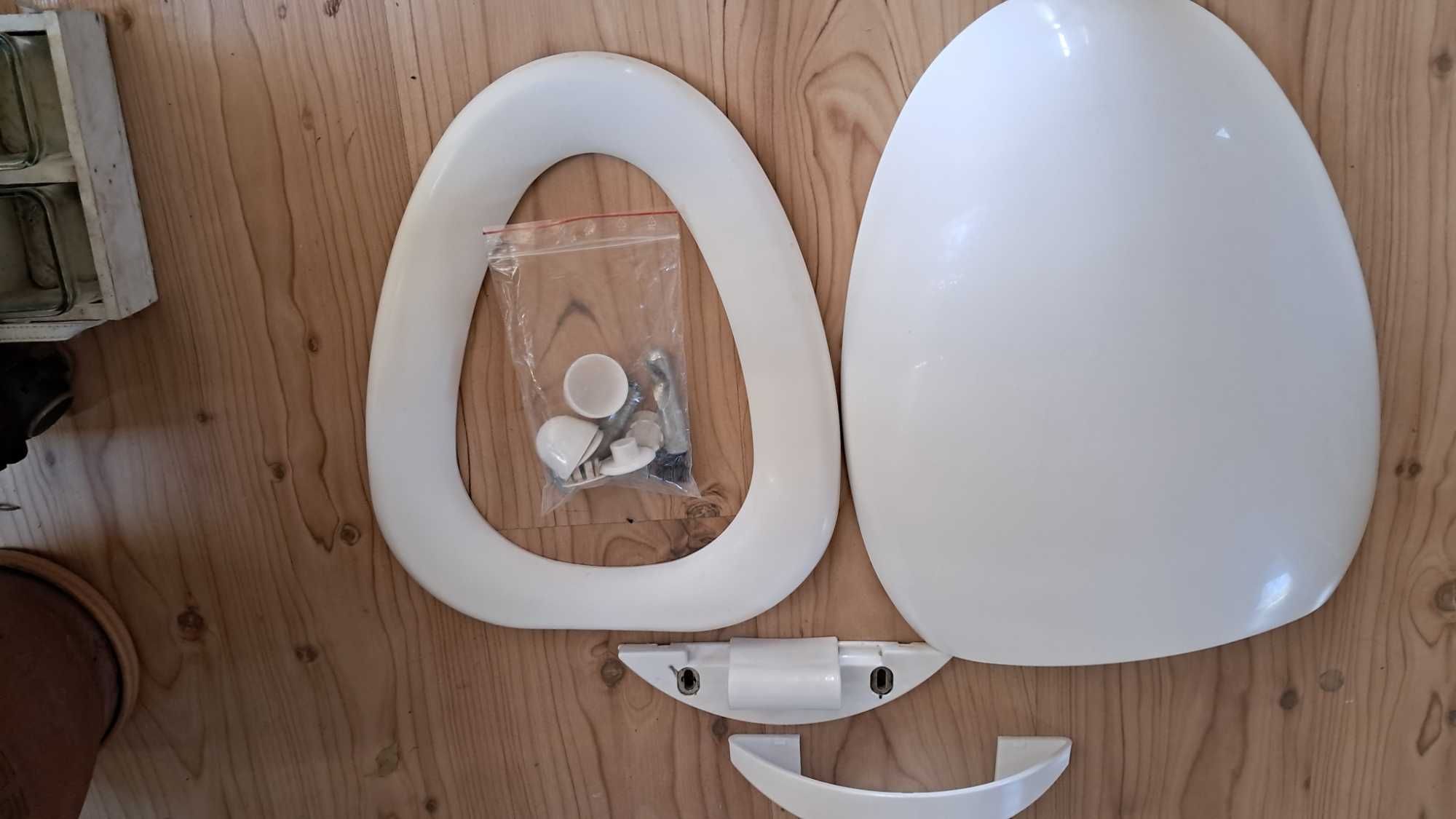 Misa WC ARBO EGO owalna podwieszana