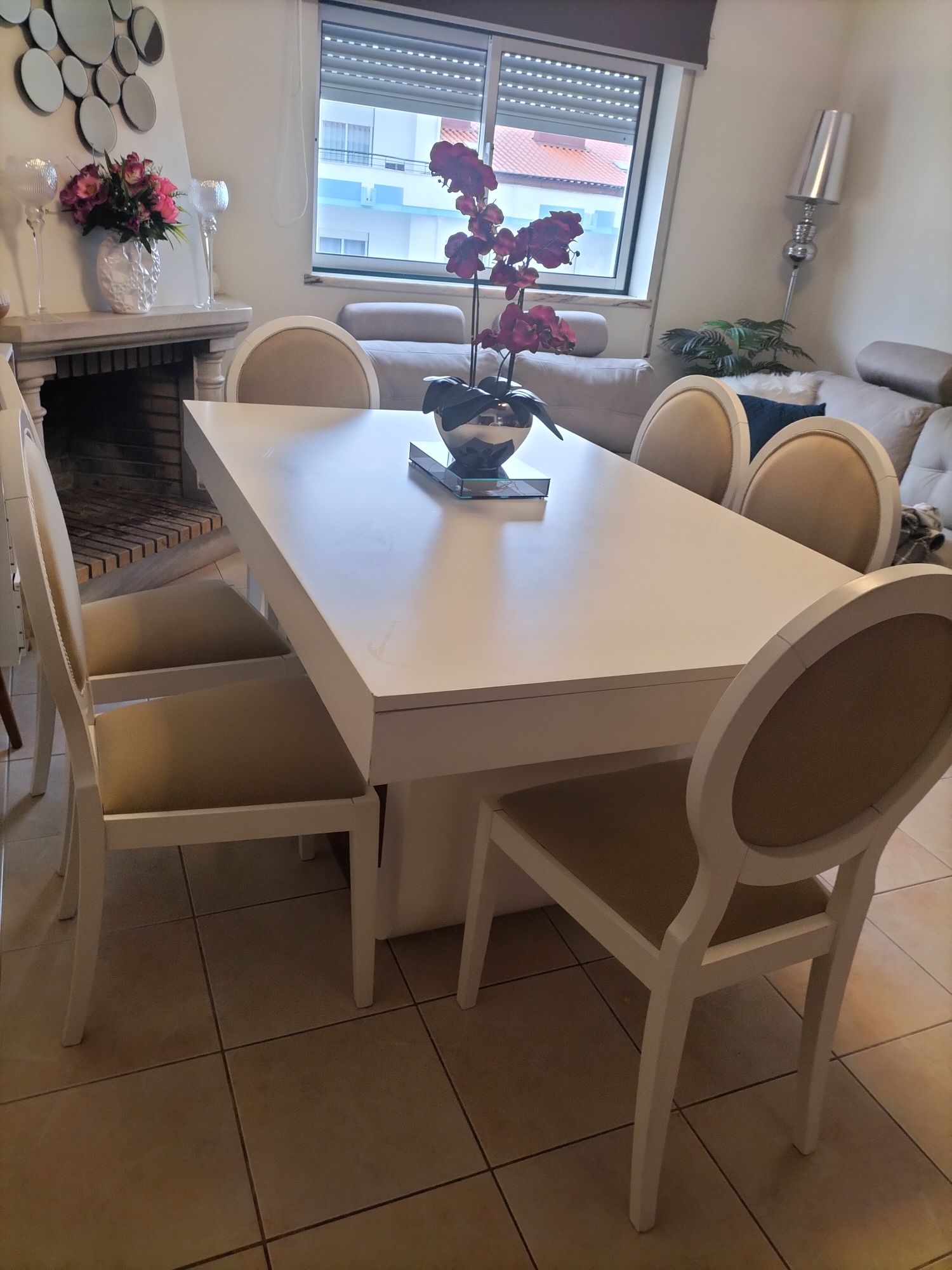 Mesa extensível maciça com cadeira
