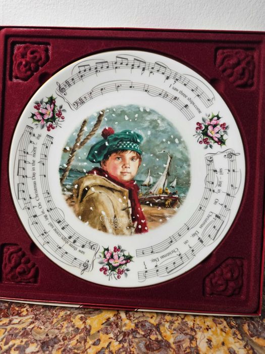 Royal Doulton Świąteczny talerz kolekcjonerski Chrismas 1986 Porcelana