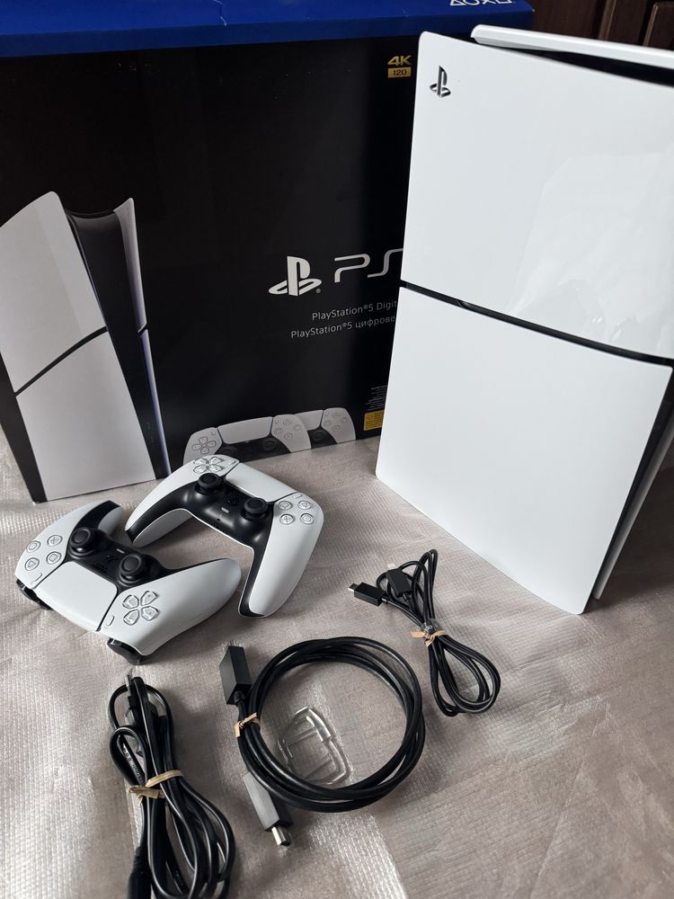 PlayStation 5 Slim Digital Edition 2 геймпада Dualsense 1Tb