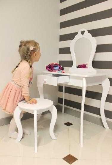 Toaletka Piękna biała toaletka kosmetyczna dla dziecka + krzesełko