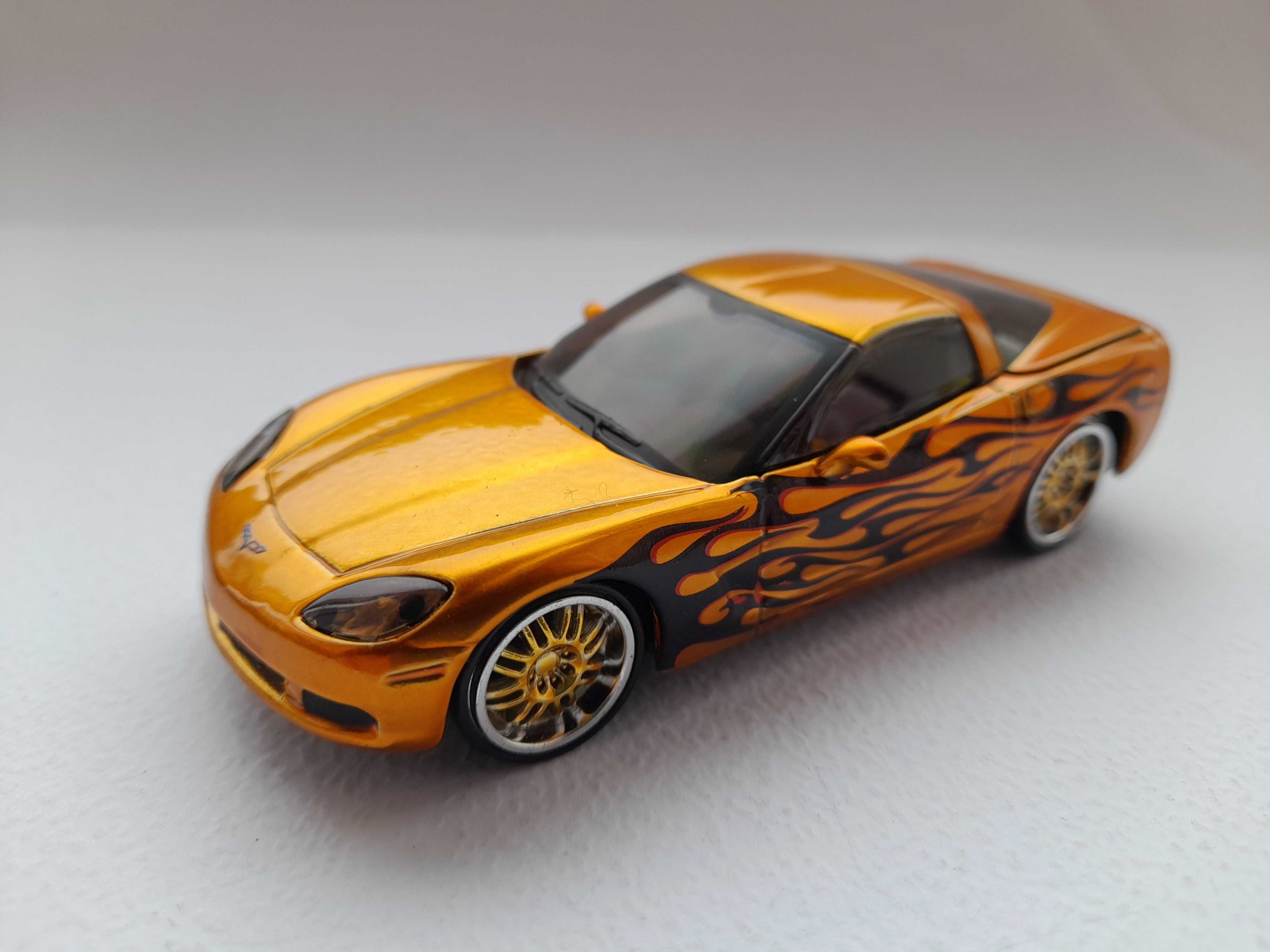 Коллекционная модель Bburago Chevrolet Corvette 2005, 1/43