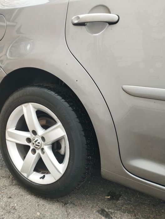 Volkswagen Touran,1.4 бенз автомат