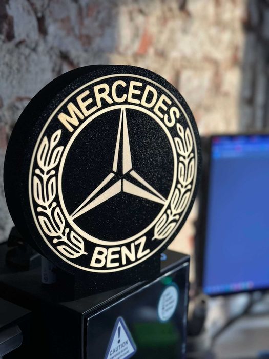 Lampka nocna z logiem ''Mercedes-Benz'' na USB C 5v