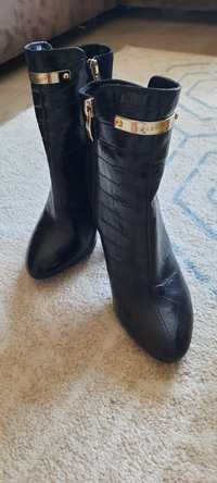 Осенние женские ботинки на широком каблуке, кожанные полуботинки.