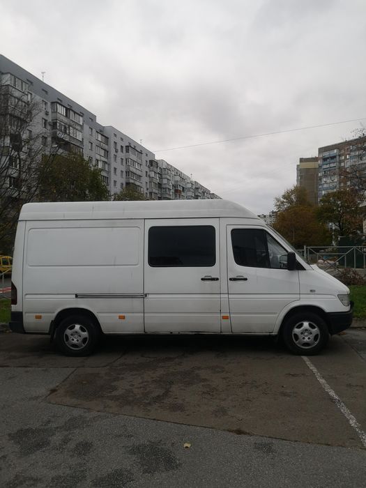 Продам свой Mercedes Sprinter груз-пасс. 99 г.