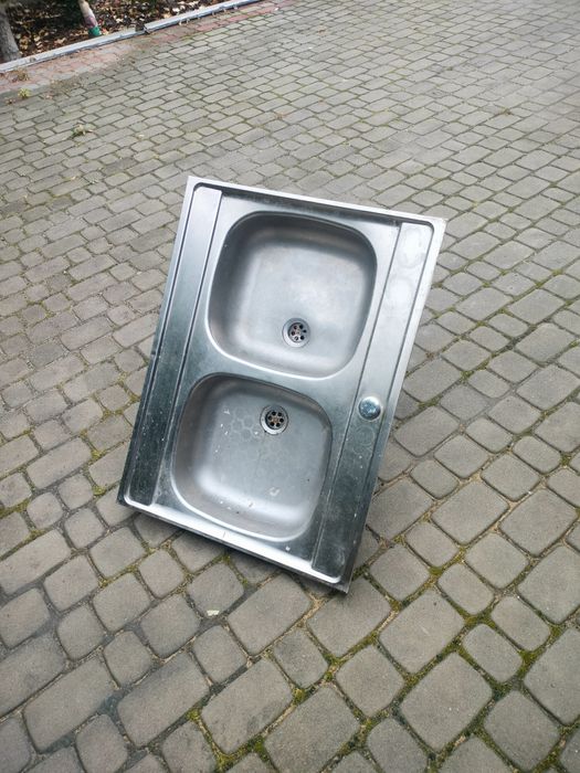 Zlewozmywak ze stali nierdzewnej