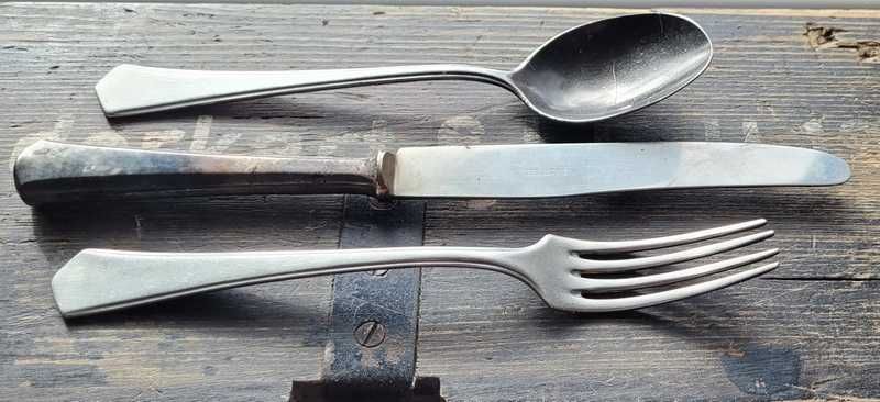 Zestaw sztućców SS-Reich – Roneusil Rostfrei