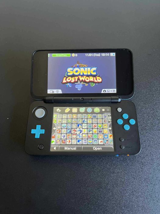 New Nintendo 2DS XL Preta/Azul com 100+ Jogos