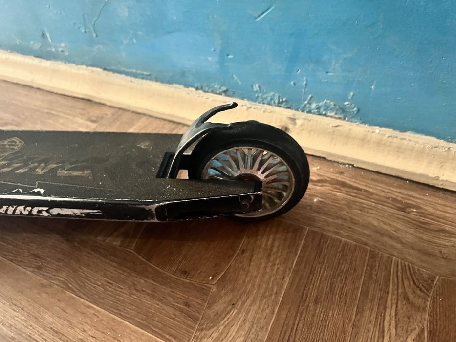 Пролам трюковий самокат в гарному стані