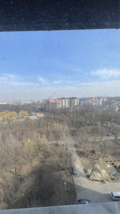 Продаж!Без комісії!Велика трикімнатна квартира біля Парку Шевченка!