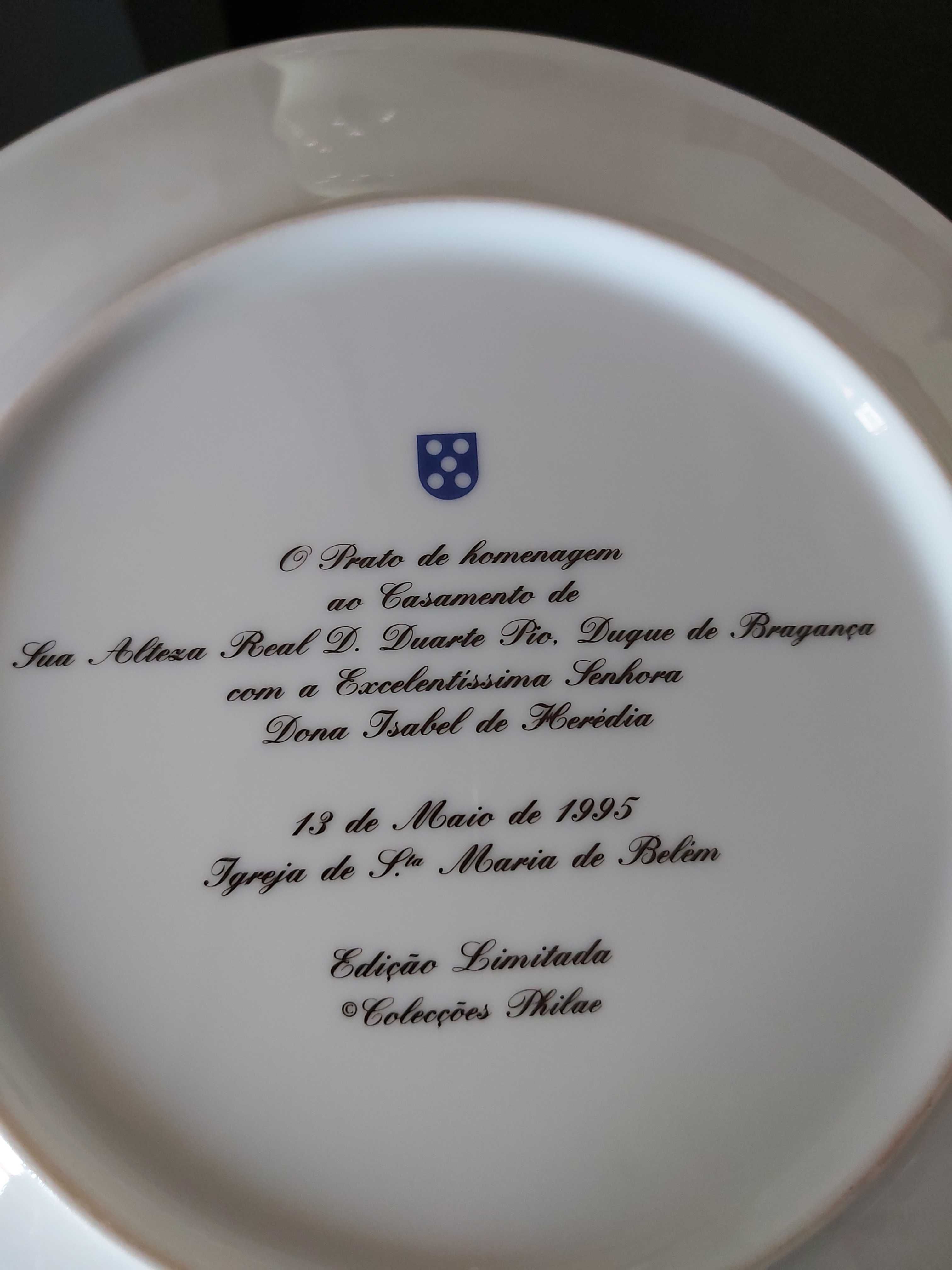 Pratos porcelana homenagem casamento D. Duarte Pio e batizado filhos