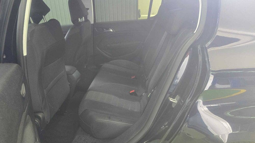 Peugeot 308 1.2 PureTech Allure - Salvado