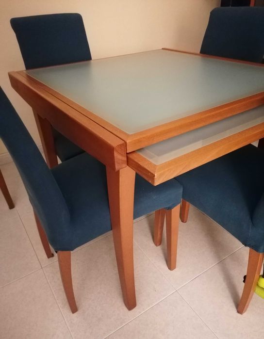 Mesa Jantar+cadeiras+cristaleiras