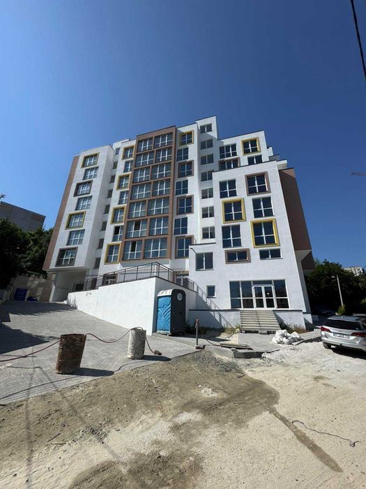 Продаж 2 кім. квартири з терасою в новобудові вул. Очеретяна