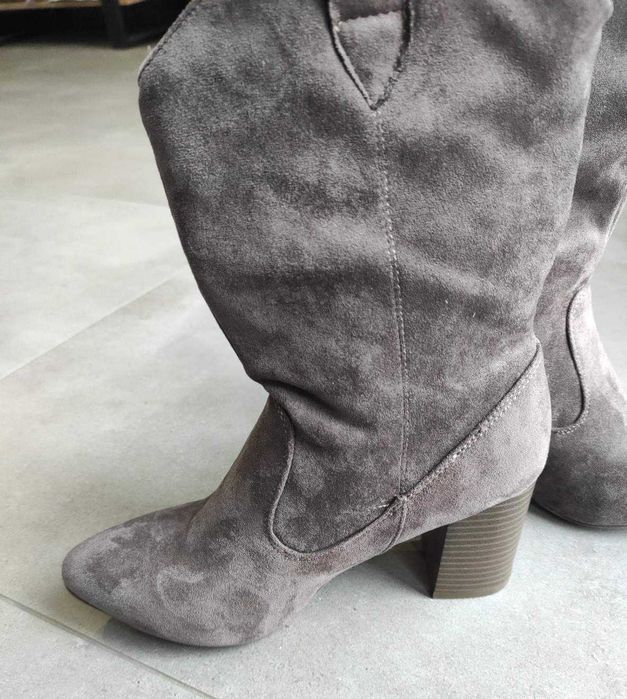 Nowe buty damskie / kozaki / kowbojki / zamszowe / 37 / 4692