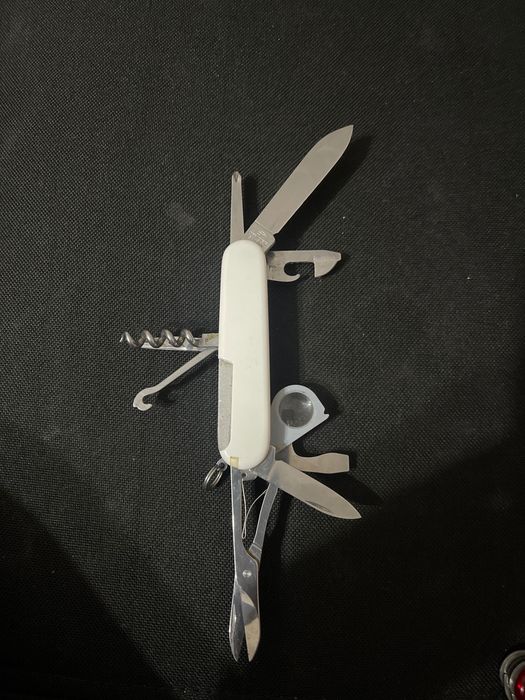 Victorinox Explorer 1.6703.3 Stary model z kuszą