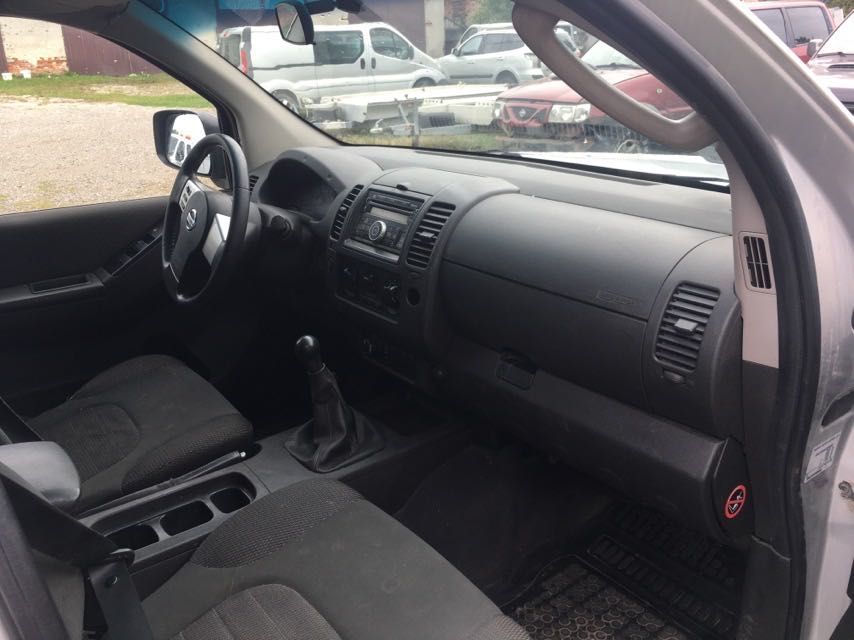 Nissan Navara; Mitsubishi L200