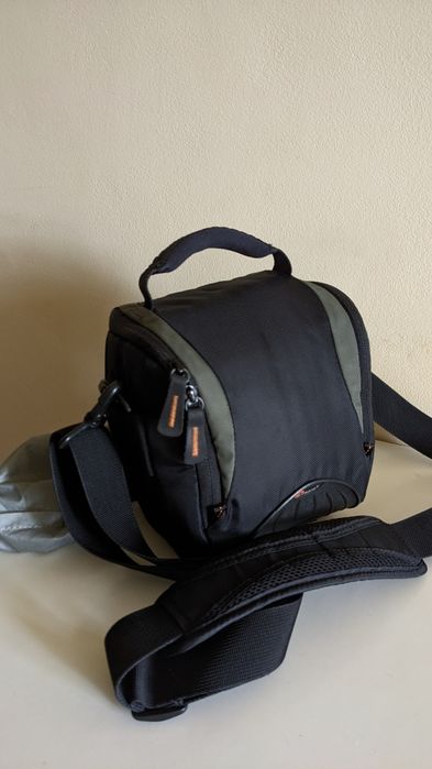 Nikon D7000 AF-S 18-105 ED VR як новий з картою та сумкою