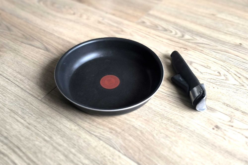 Patelnia Tefal Ingenio z odpinaną rączką, średnica 24 cm /stan idealny