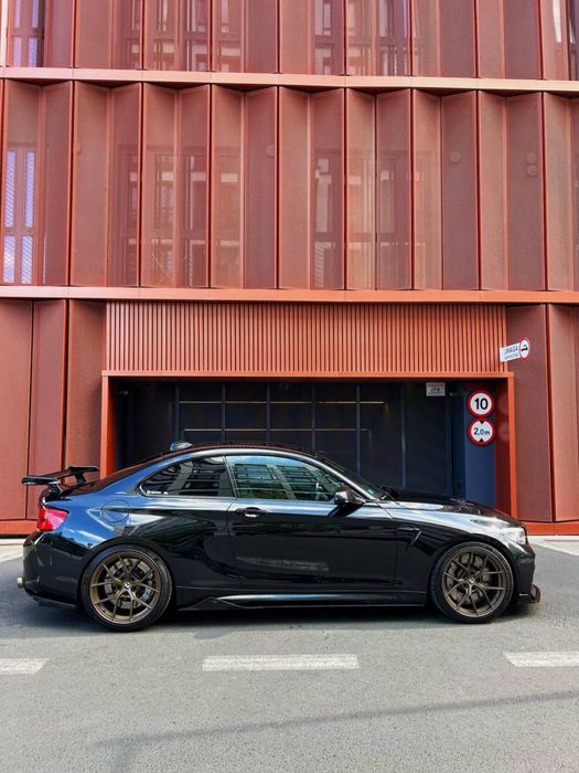 Wynajem aut klasy premium. BMW M2 Competition