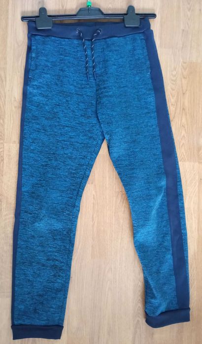 Spodnie dresowe z Pepco - 12 lat + gratis