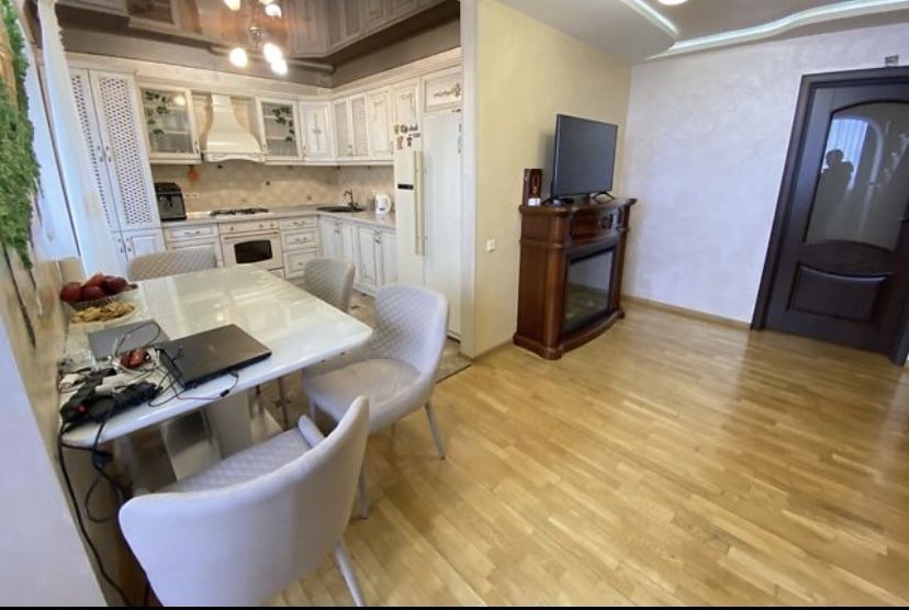 Квартира 4 кімнати