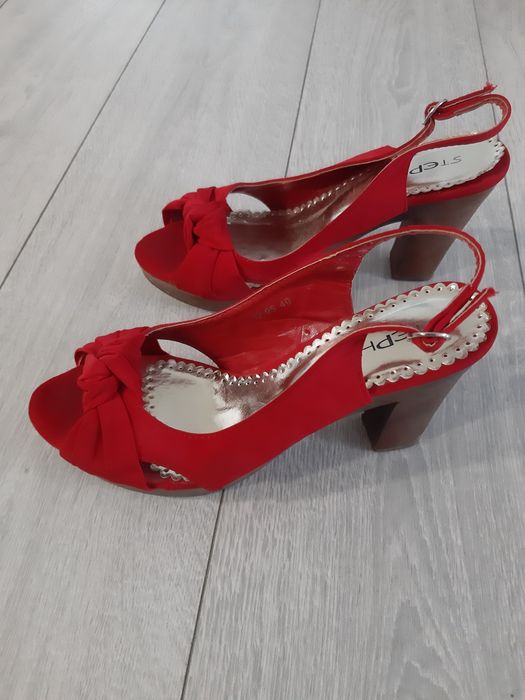 Sapatos  praticamente   novos