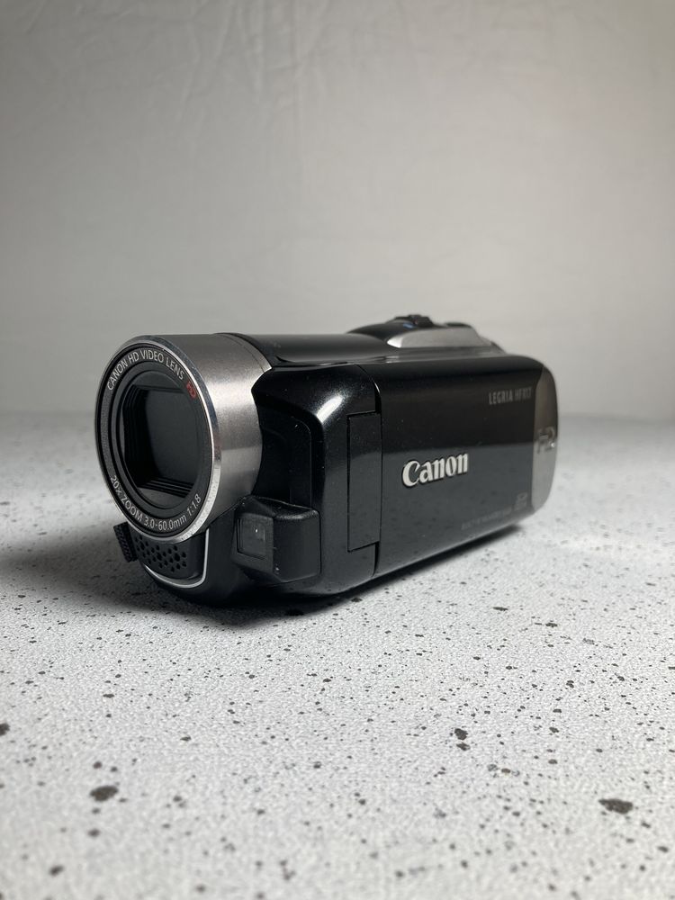 Canon Legria HF R16 - FullHD/8GB вбудованої памʼяті+SD