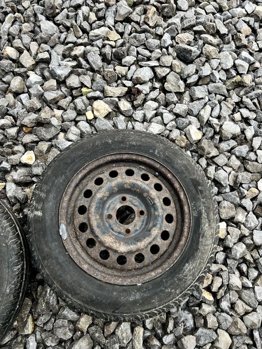 Felgi stalowe z oponami 165/70 – komplet 4 sztuki