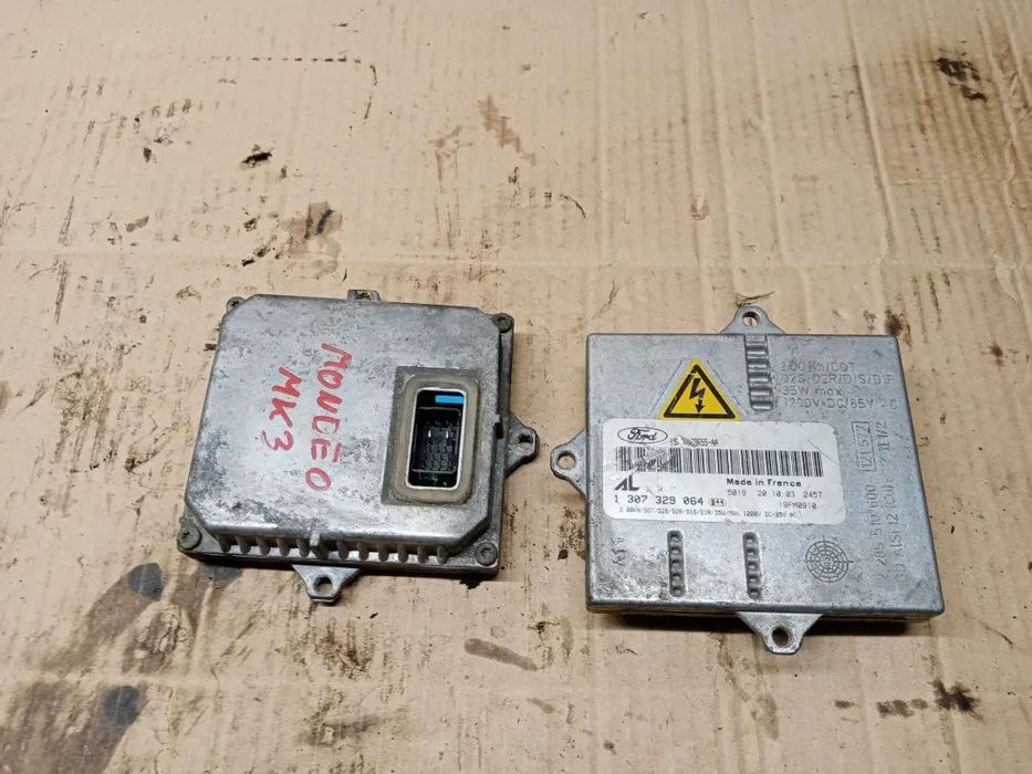 Moduł lampy Xenon przetwornica Ford Mondeo MK3 1S71-12B655-AA 1307329064