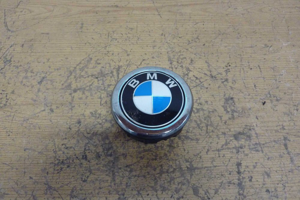 BMW 1 F20 znaczek logo emblemat klamka tylni tył 7248.535 ORYGINAŁ