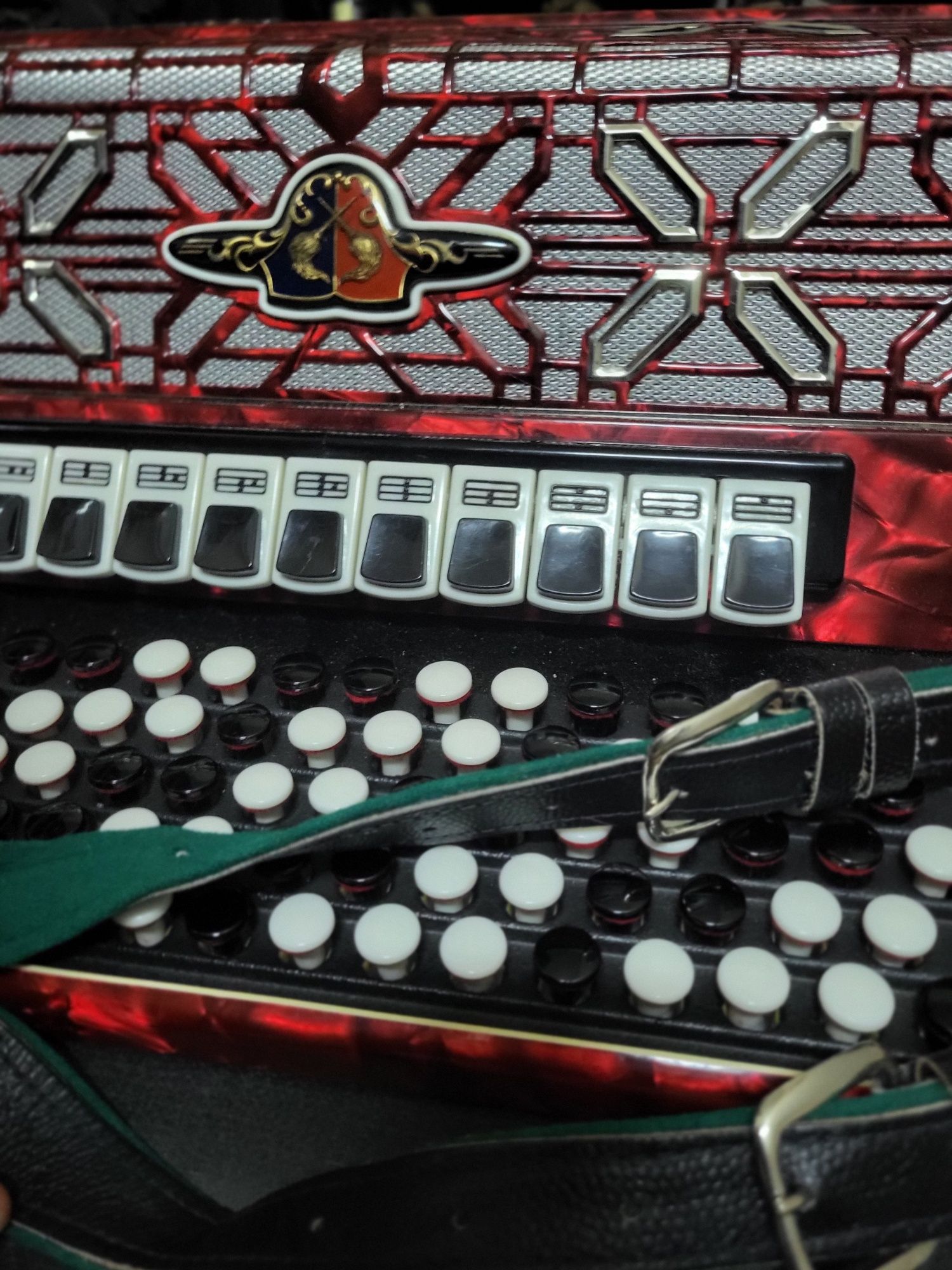 Баян Barcarolle professional