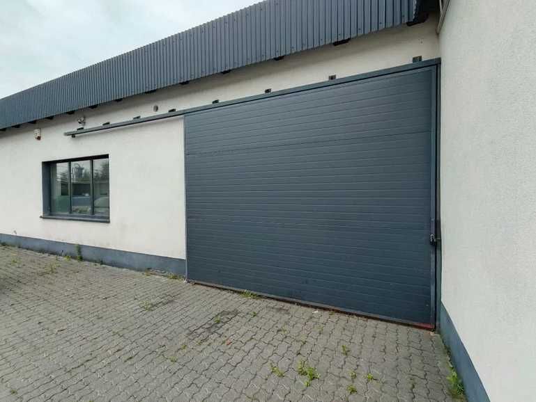 Brama przemysłowa drzwi przesuwne segmentowe 390x320