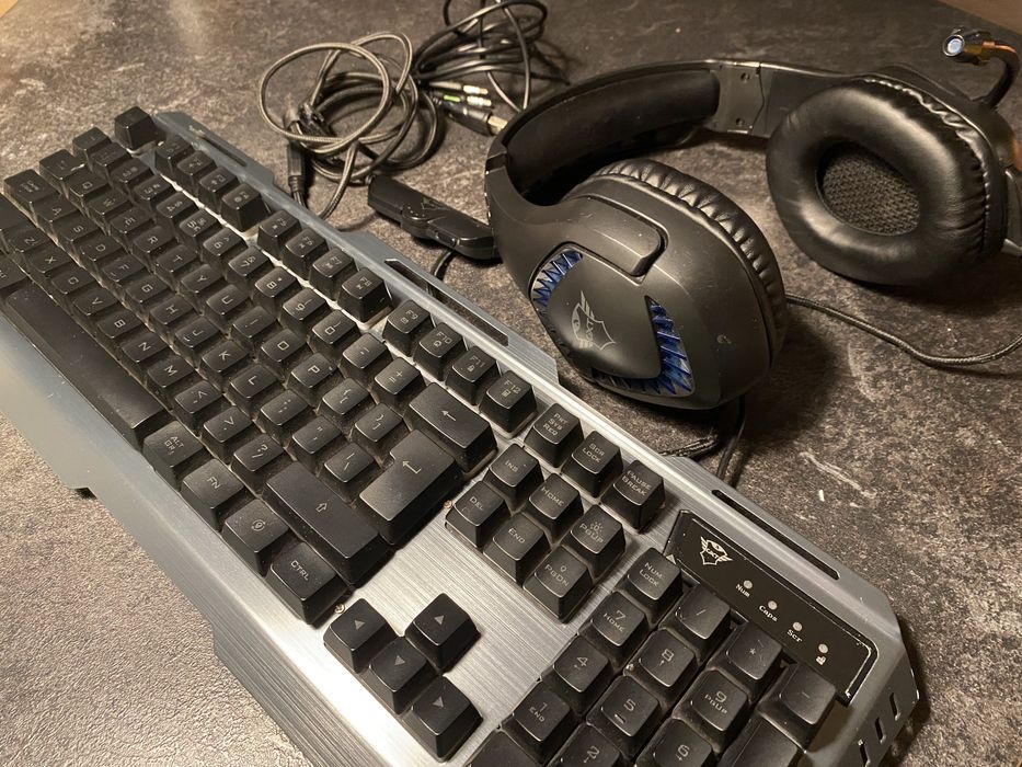 Zestaw GXT słuchawki i klawiatura gamingowa