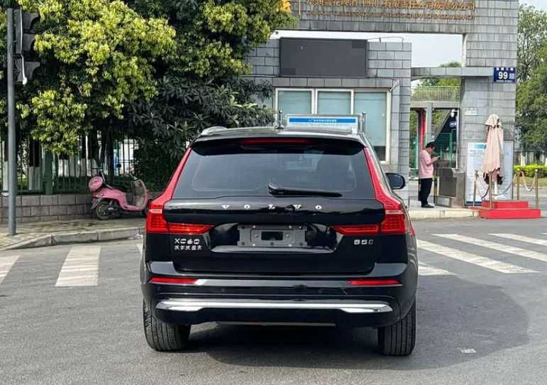 Volvo XC60 2022 року