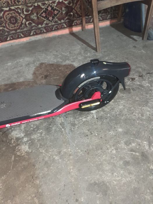 Електросамокат ninebot