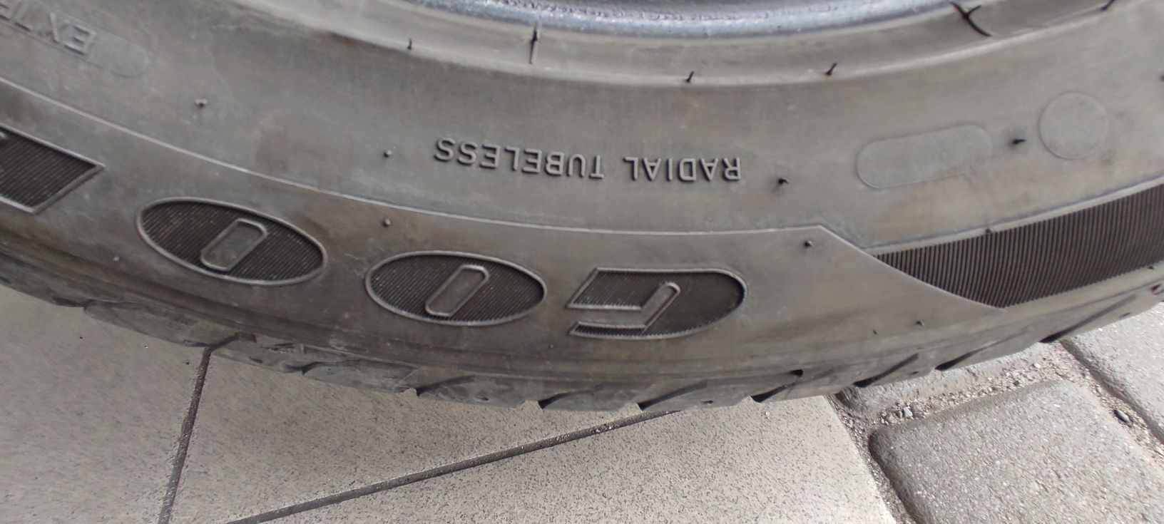 Продам шины 225/60R18 Гудиер