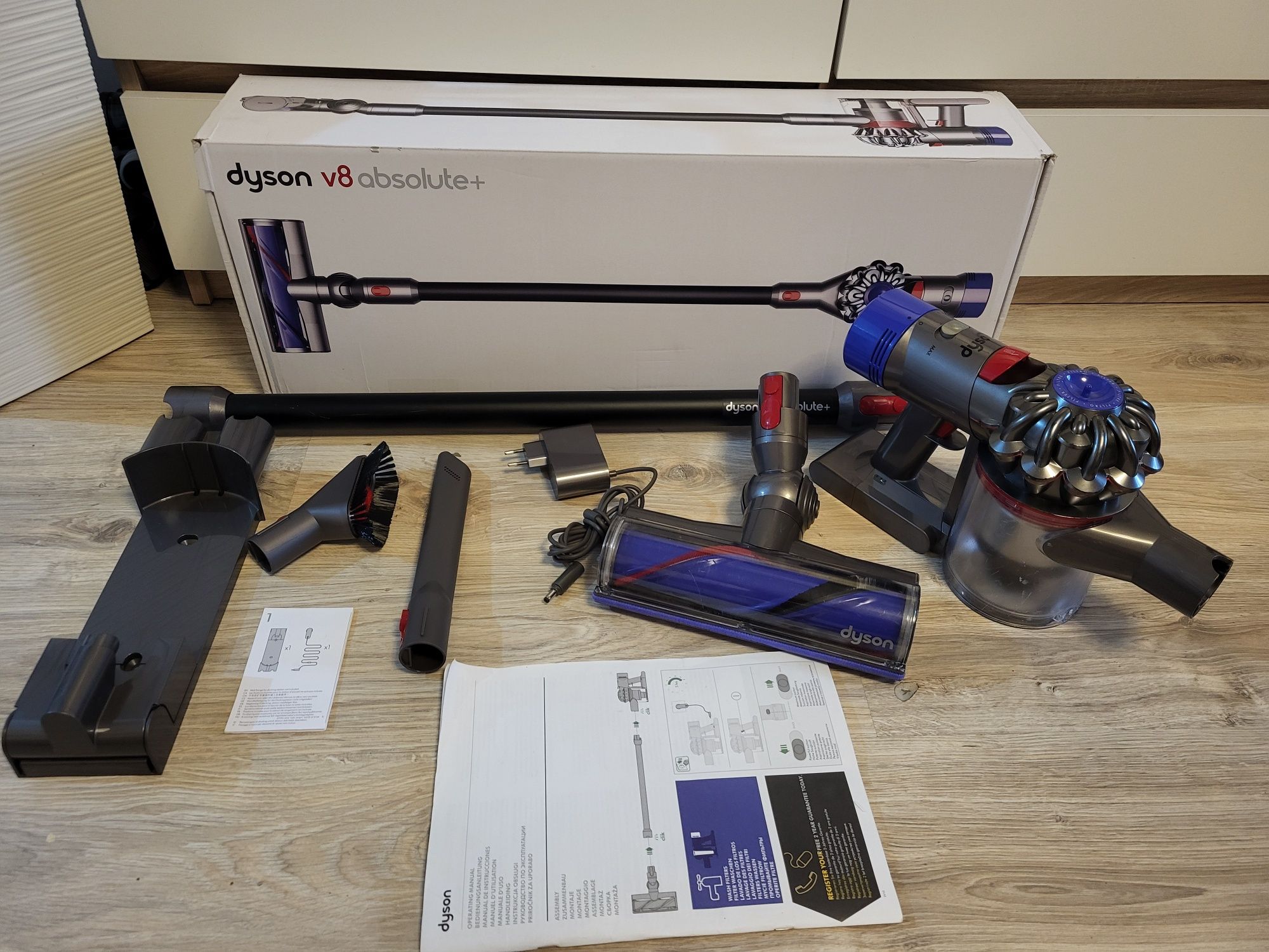 Odkurzacz Dyson v8 absolute pionowy Bezprzewodowy Box Jak Nowy
